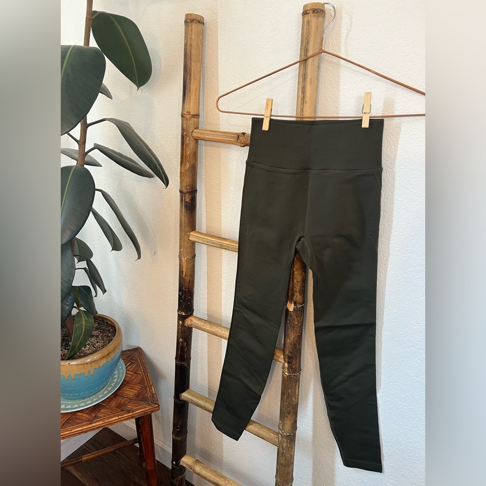 Woman’s lululemon High Rise Leggings